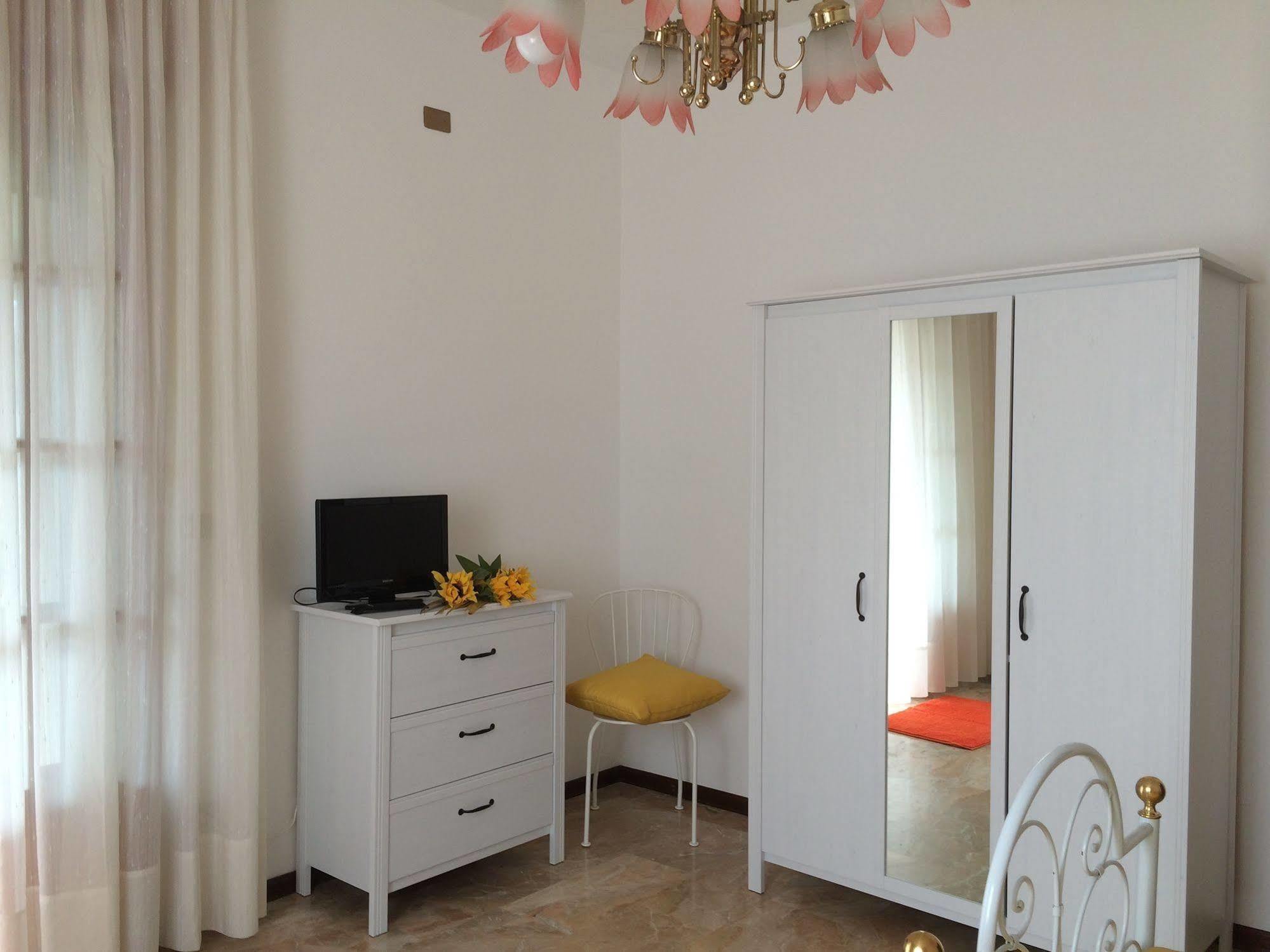B&B Soleluna Massa Fiscaglia Экстерьер фото